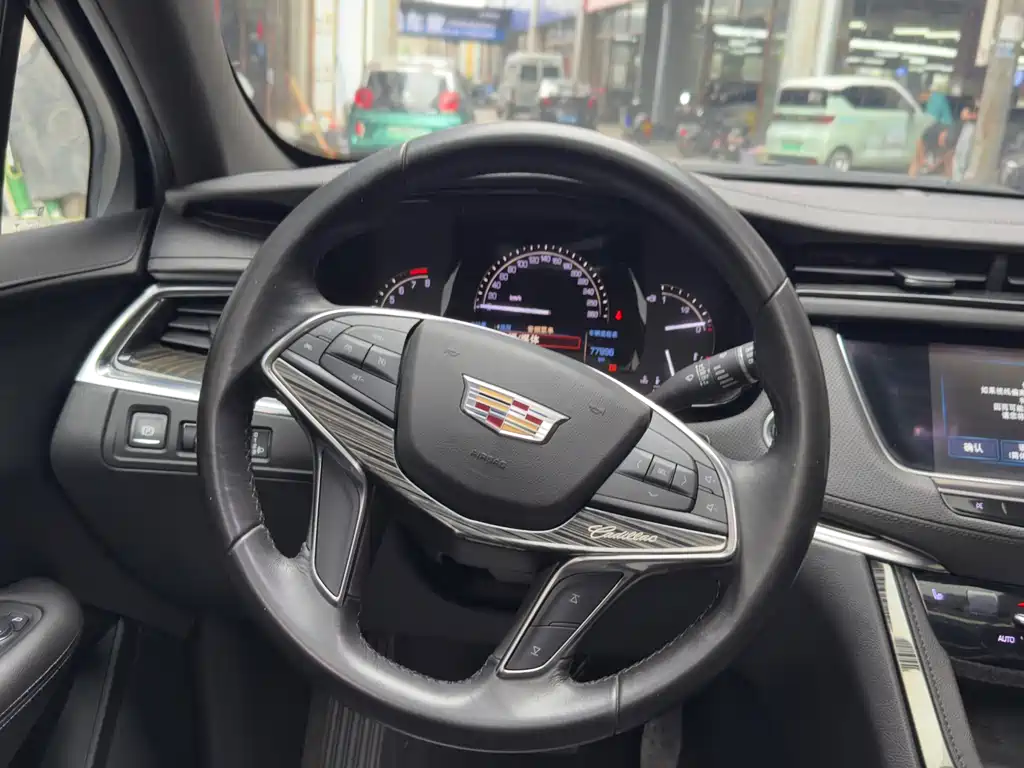 Cadillac XT5 2018 — фото 10
