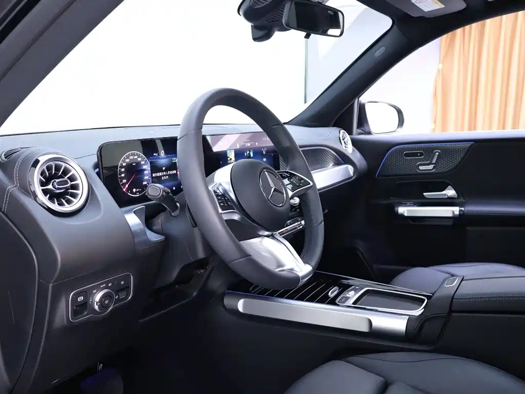 Mercedes-Benz GLB 2024 — фото 11