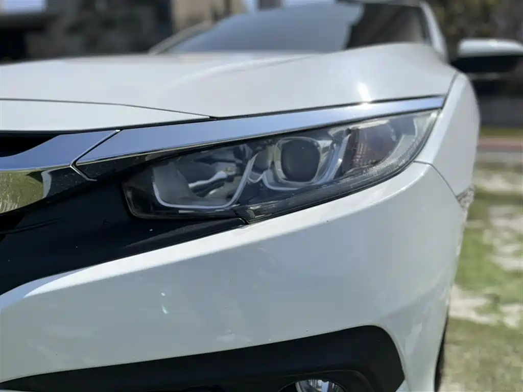 Honda Civic 2016 — фото 11
