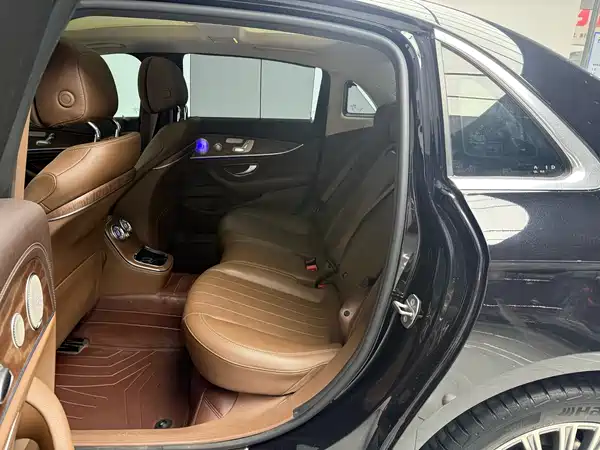 Mercedes-Benz E-Class 2022
