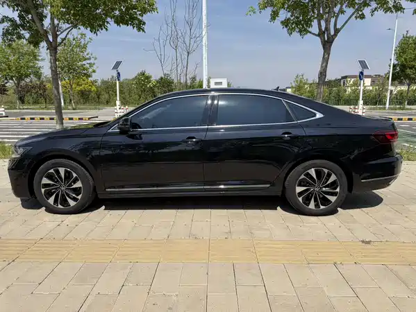 Volkswagen Passat 2023