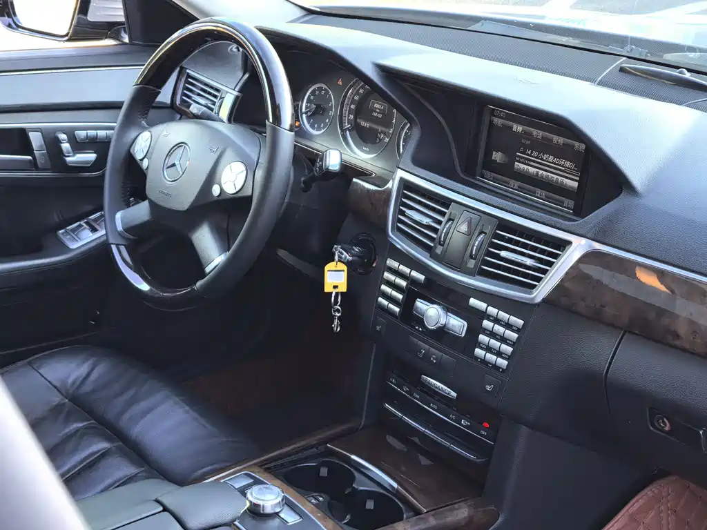Mercedes-Benz E-Class 2013 — фото 12