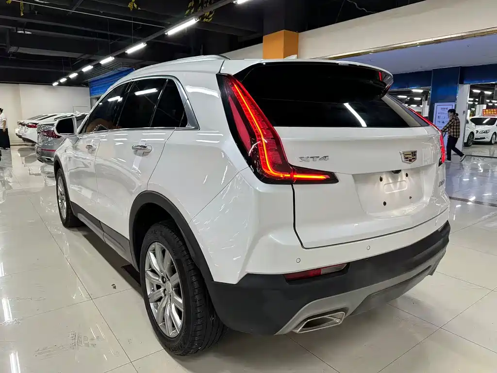 Cadillac XT4 2020 — фото 8
