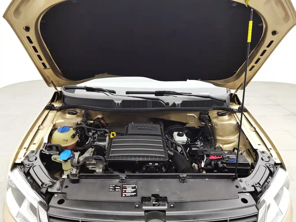 Volkswagen Lavida 2015