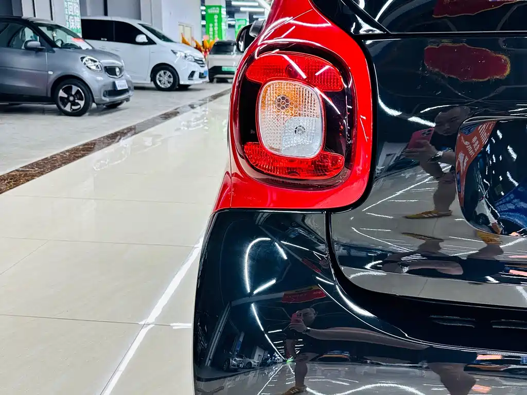 smart Fortwo 2019 — фото 11