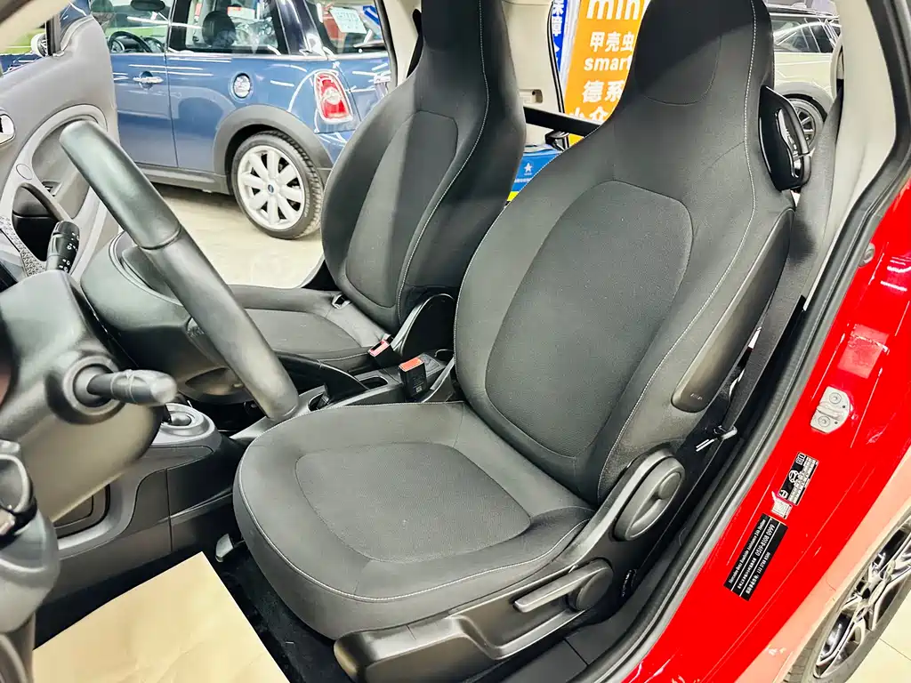 smart Fortwo 2019 — фото 18