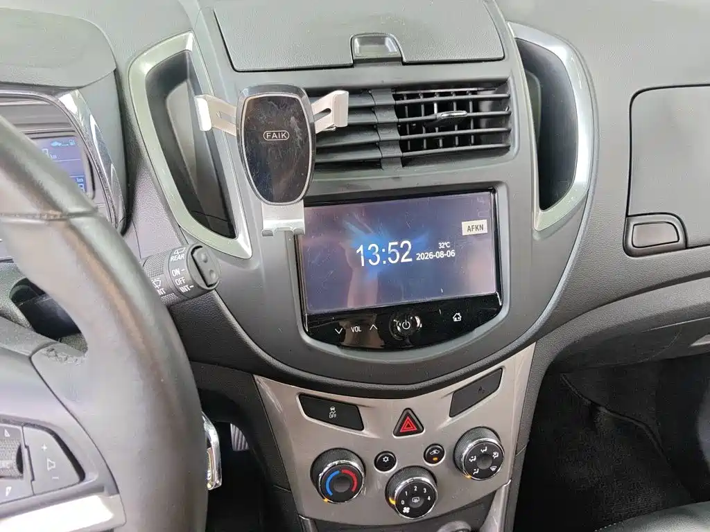 Chevrolet Trax 2016 — фото 10