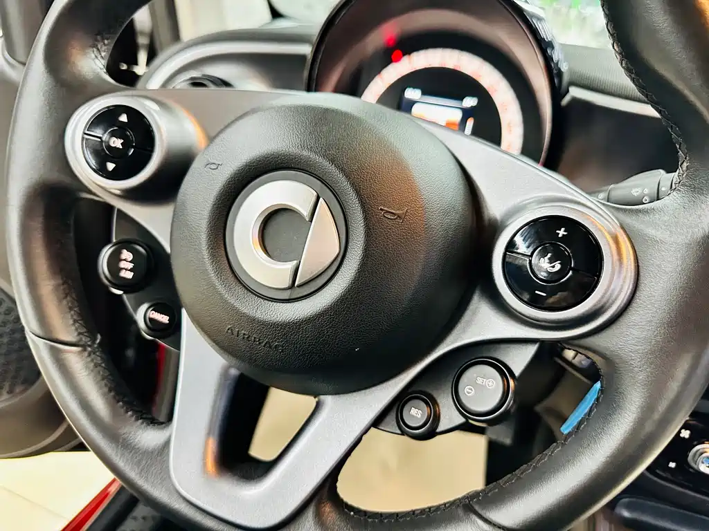 smart Fortwo 2019 — фото 37