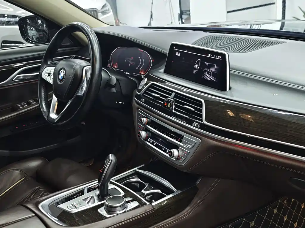 BMW 7 Series 2021 — фото 4