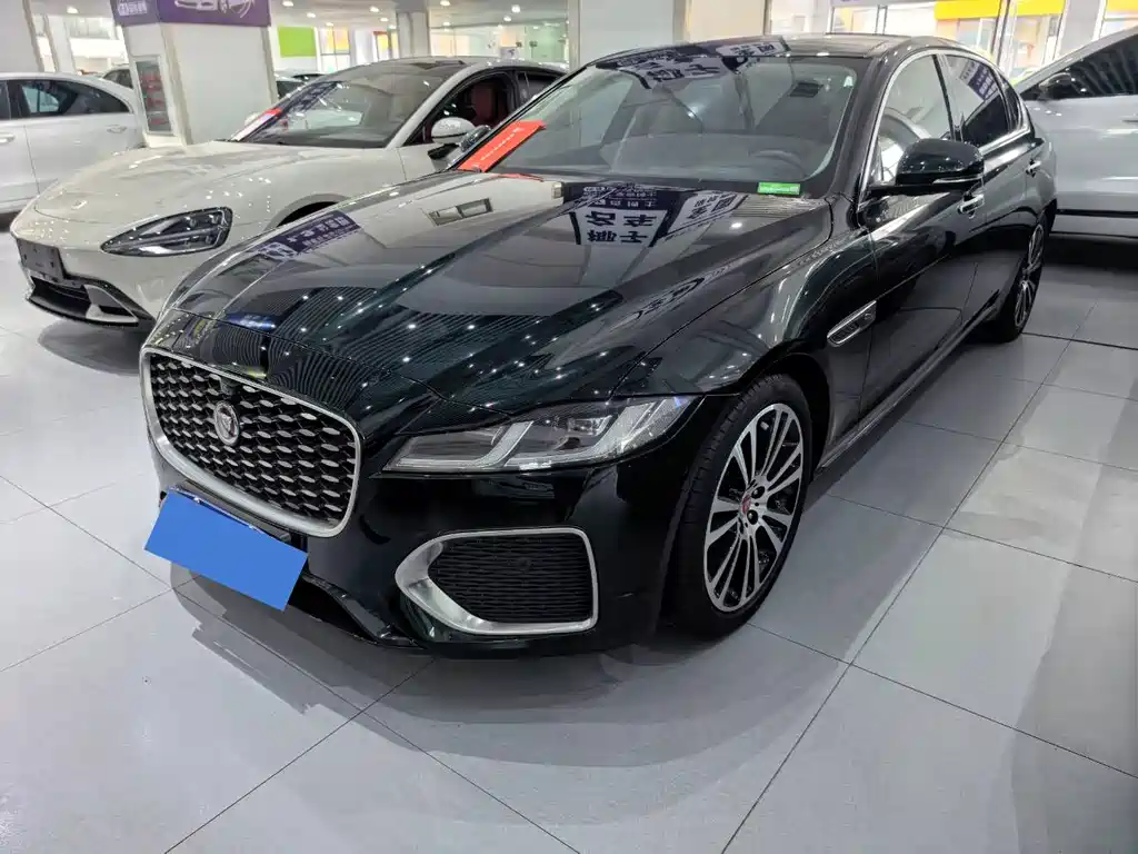Jaguar XFL 2022 — фото 1