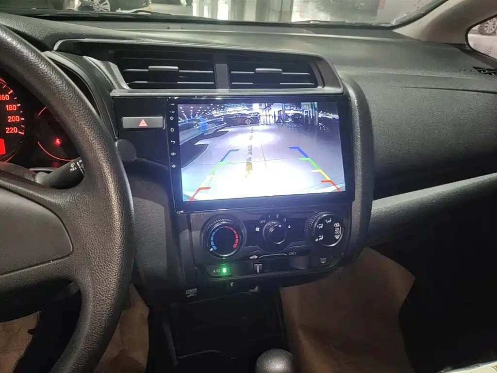 Honda Fit 2018 — фото 13