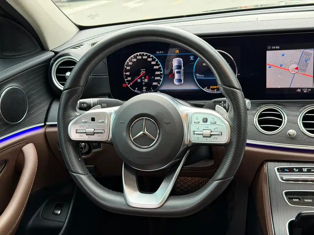 Mercedes-Benz E-Class 2020 — фото 17