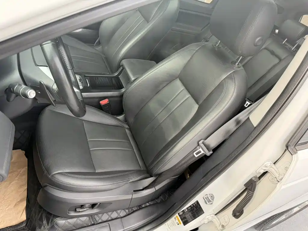Land Rover Discovery Sport 2019 — фото 12