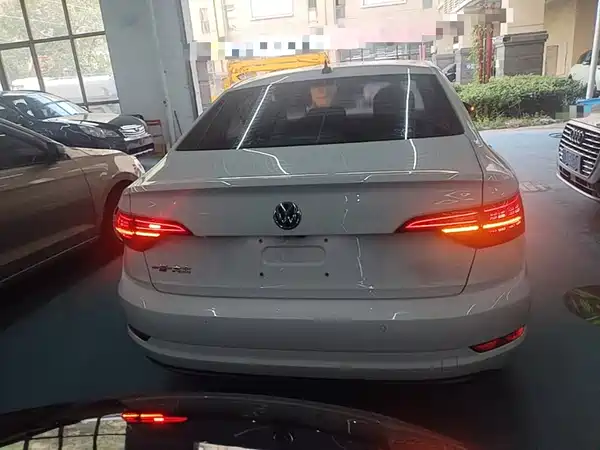 Volkswagen Sagitar 2021