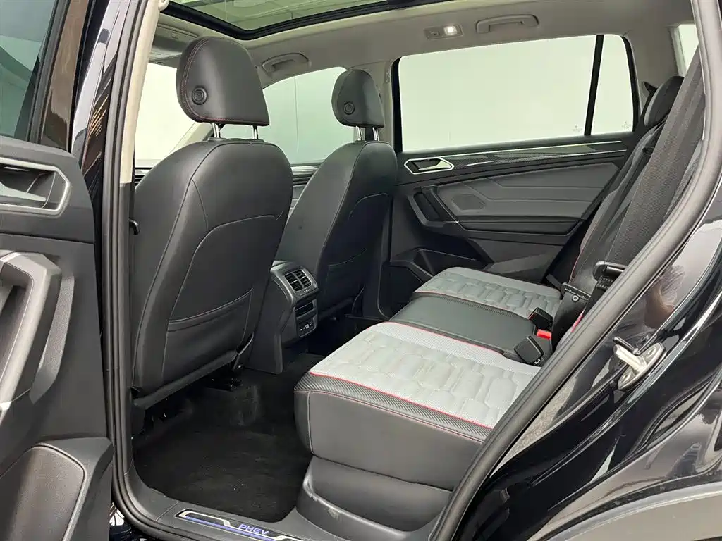 Volkswagen Tiguan L PHEV 2024 — фото 2