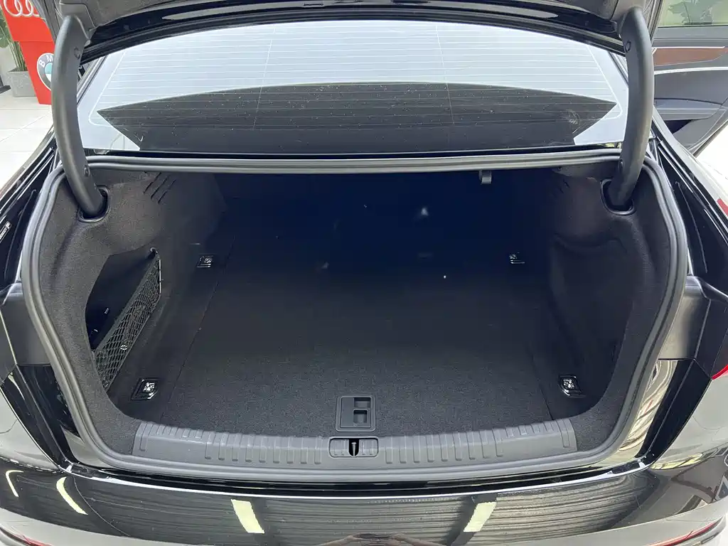 Audi A6L 2023 — фото 10