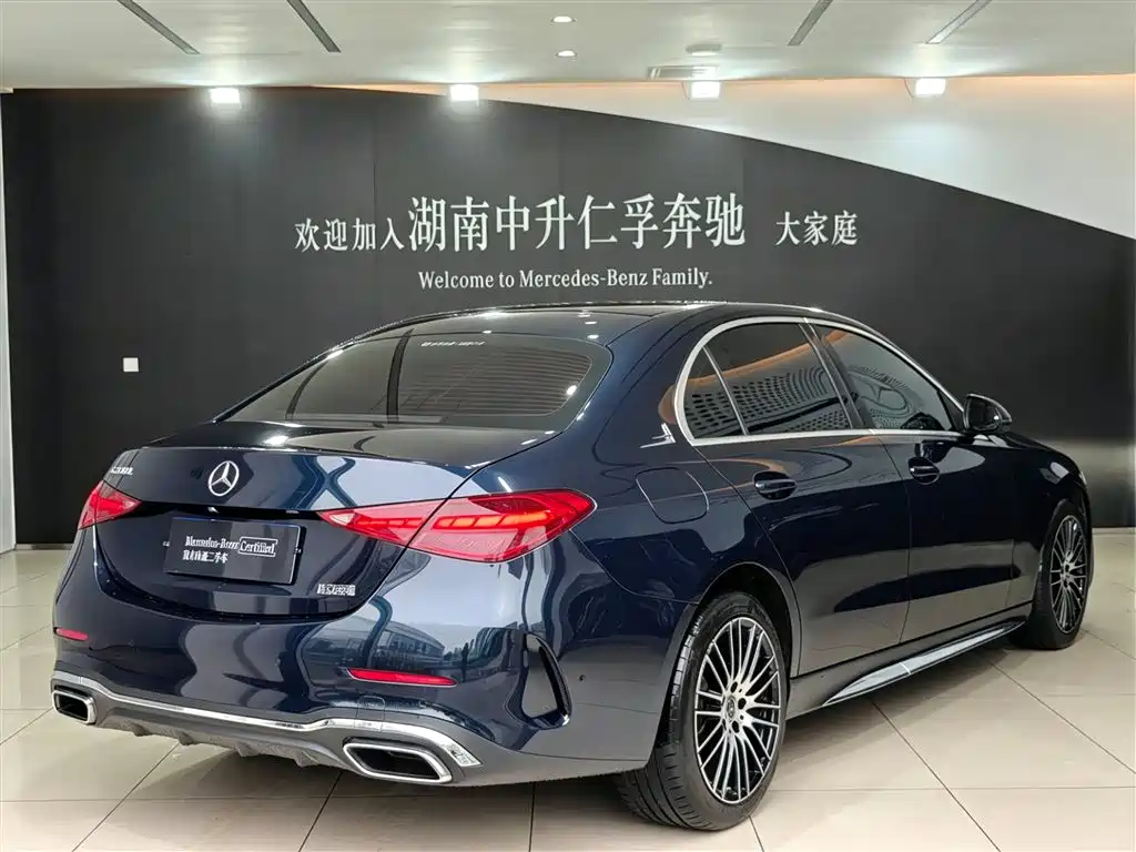 Mercedes-Benz C-Class 2024 — фото 3