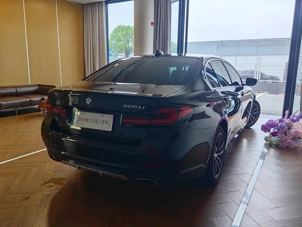 BMW 5 Series 2023