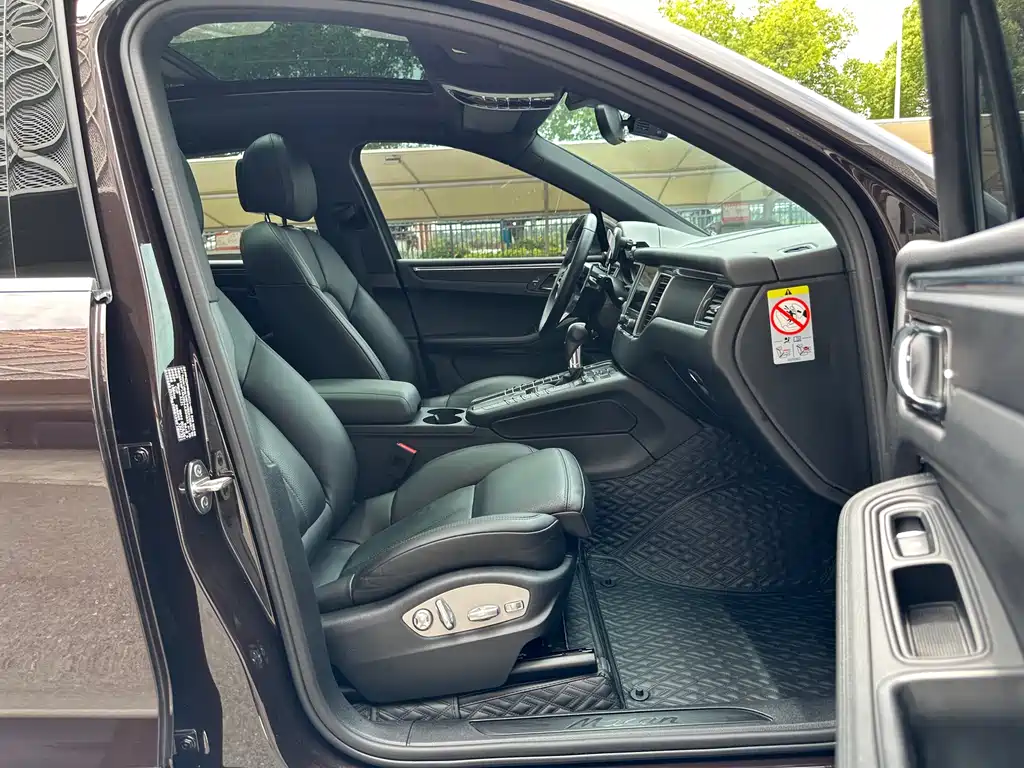 Porsche Macan 2019 — фото 15