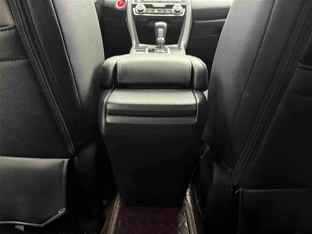 Honda Civic 2019 — фото 10