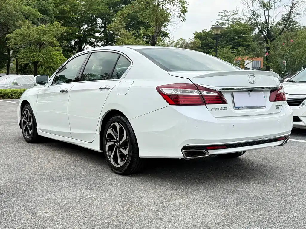 Honda Accord 2016 — фото 8