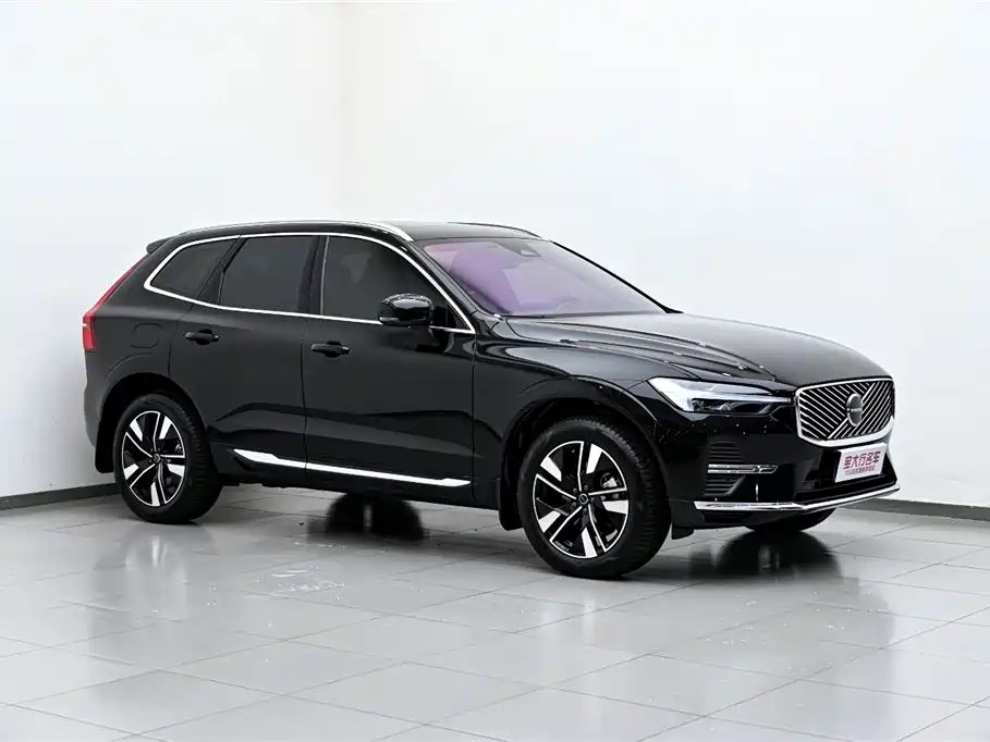 Volvo XC60 2025 — фото 4