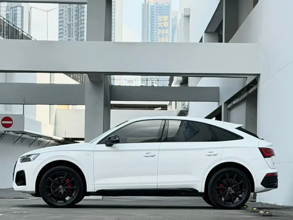 Audi Q5L Sportback 2022 — фото 3