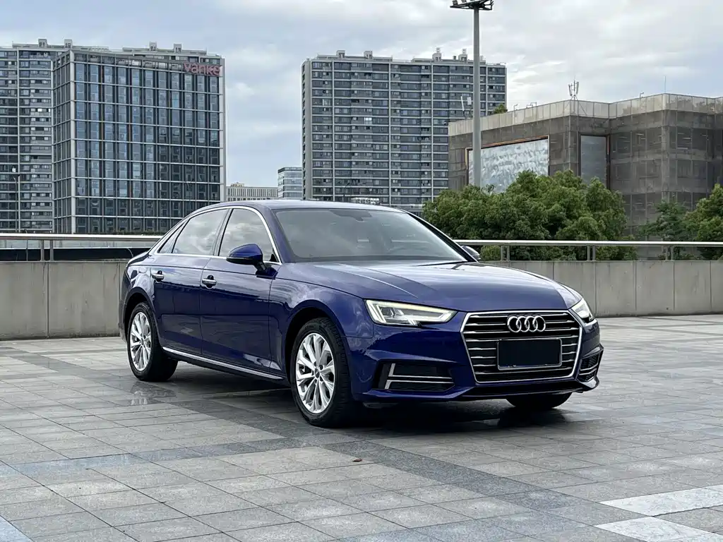 Audi A4L 2020