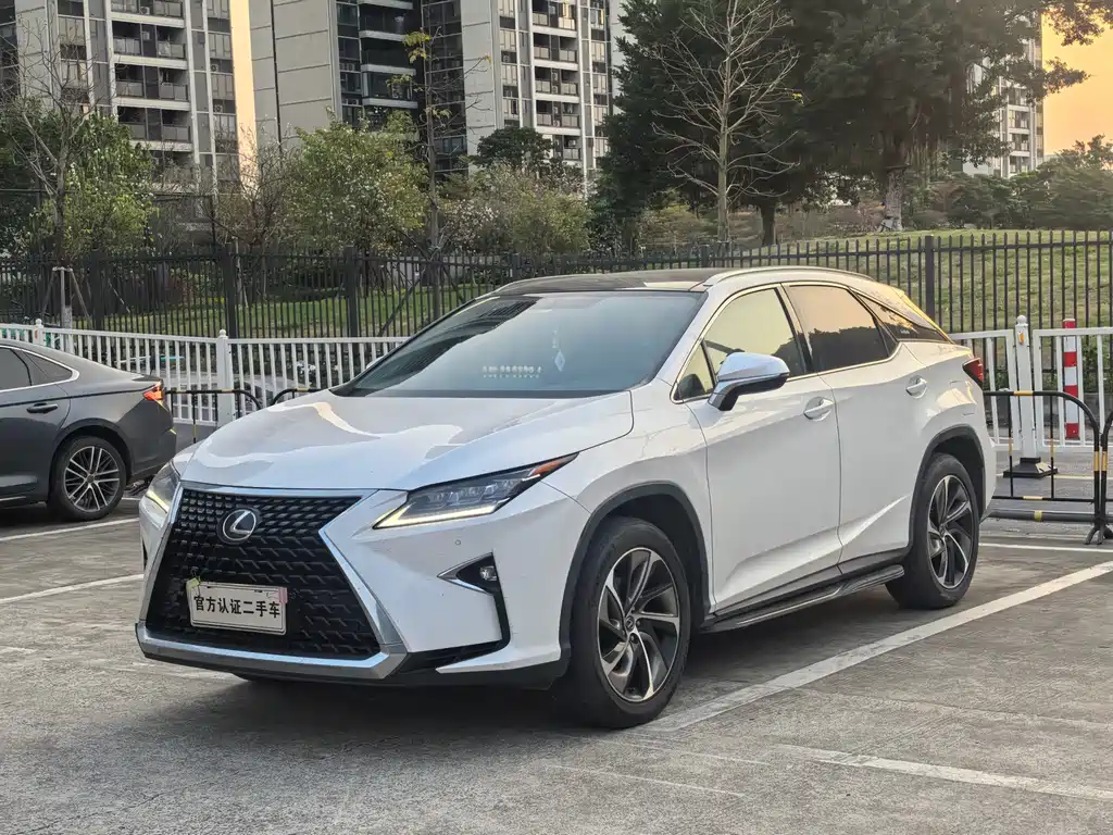 Lexus RX 2018 — фото 1