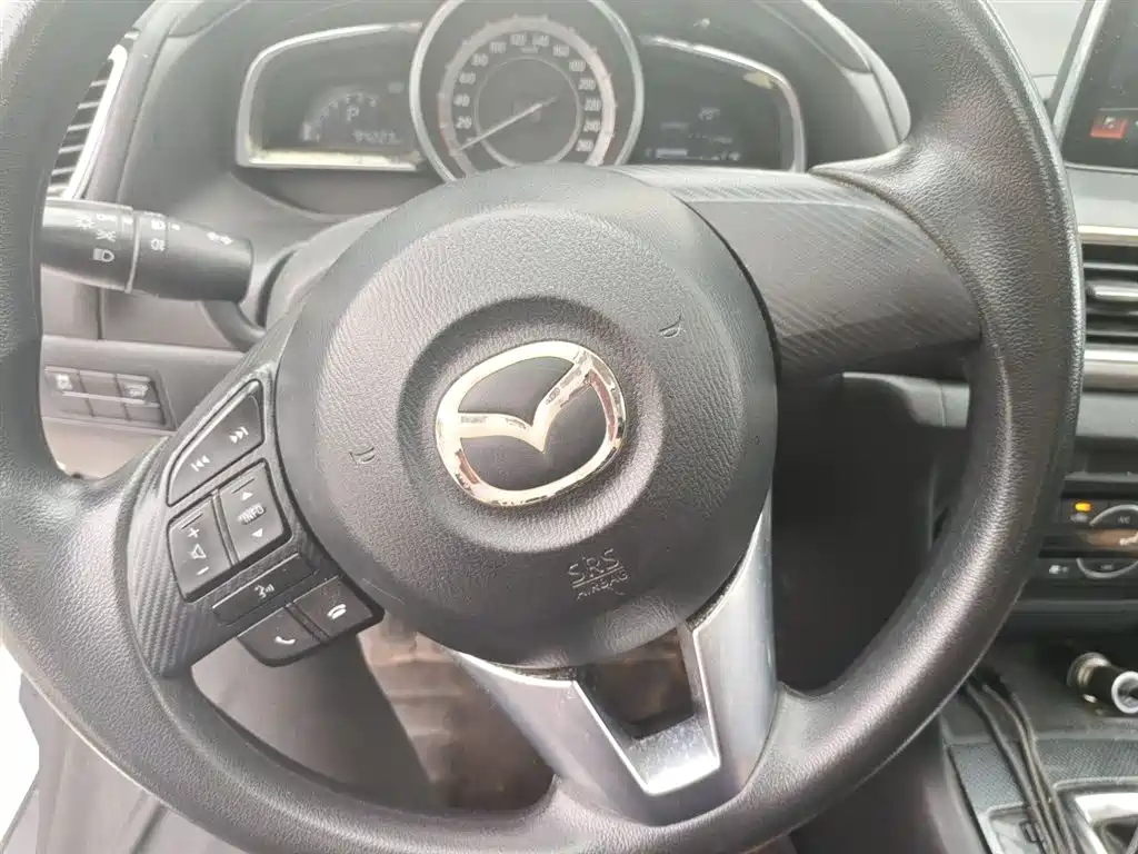 Mazda 3 Axela 2016 — фото 3