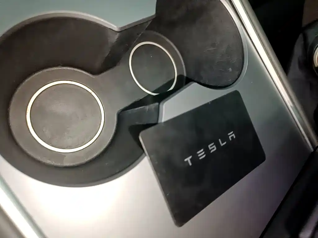 Tesla Model 3 2023 — фото 9