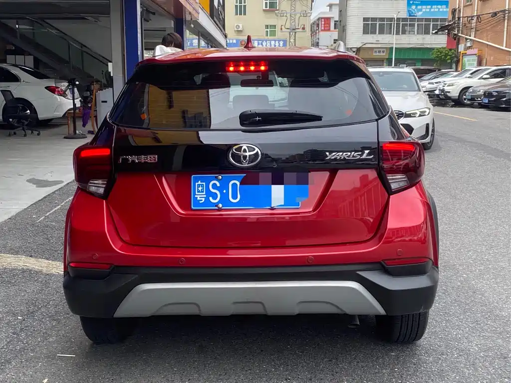 Toyota Yaris L 2021