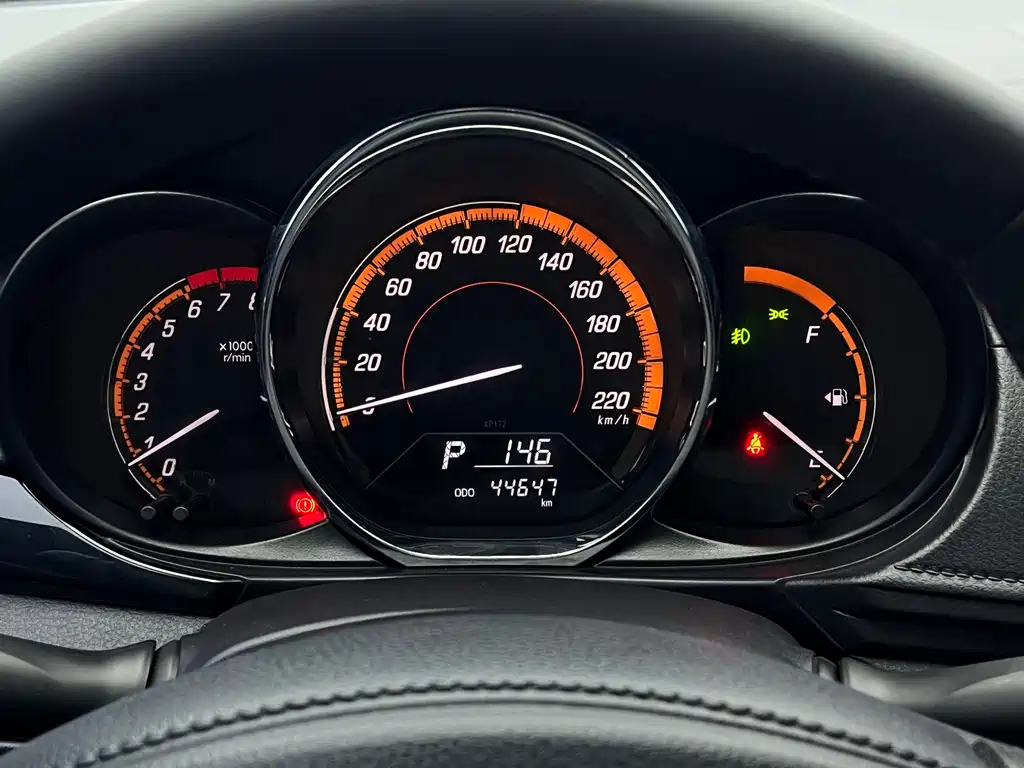 Toyota Yaris L 2022 — фото 19