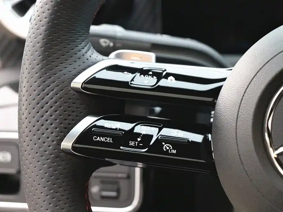 Mercedes-Benz A-Class 2024 — фото 17