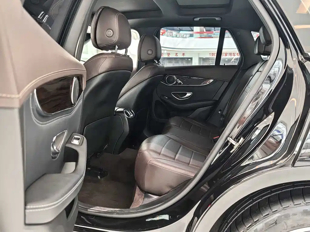 Mercedes-Benz GLC 2018 — фото 15