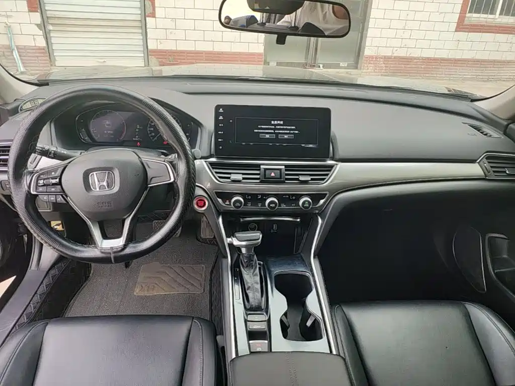 Honda Accord 2022 — фото 10