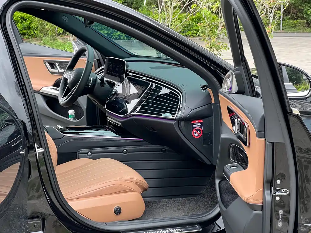 Mercedes-Benz E-Class 2025 — фото 12