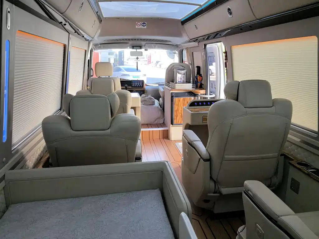 Toyota Coaster 2023 — фото 13