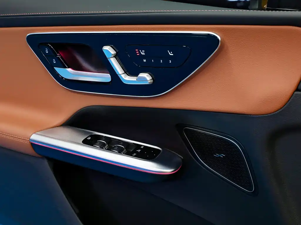 Mercedes-Benz GLC 2025 — фото 17
