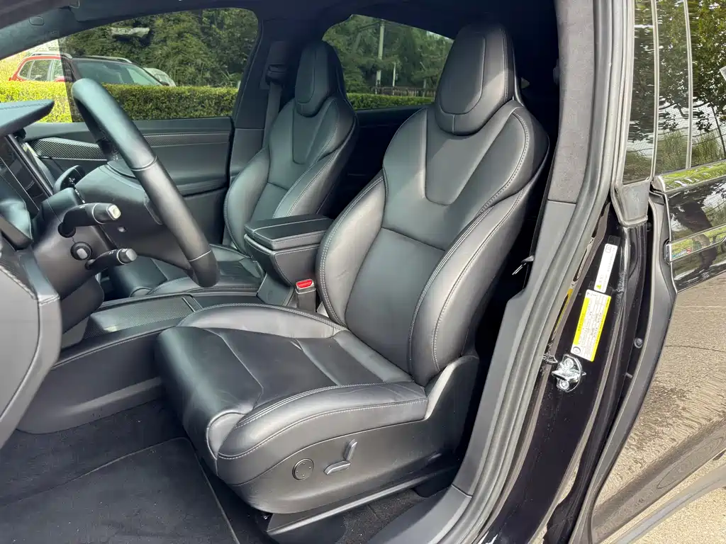 Tesla Model X 2018 — фото 12