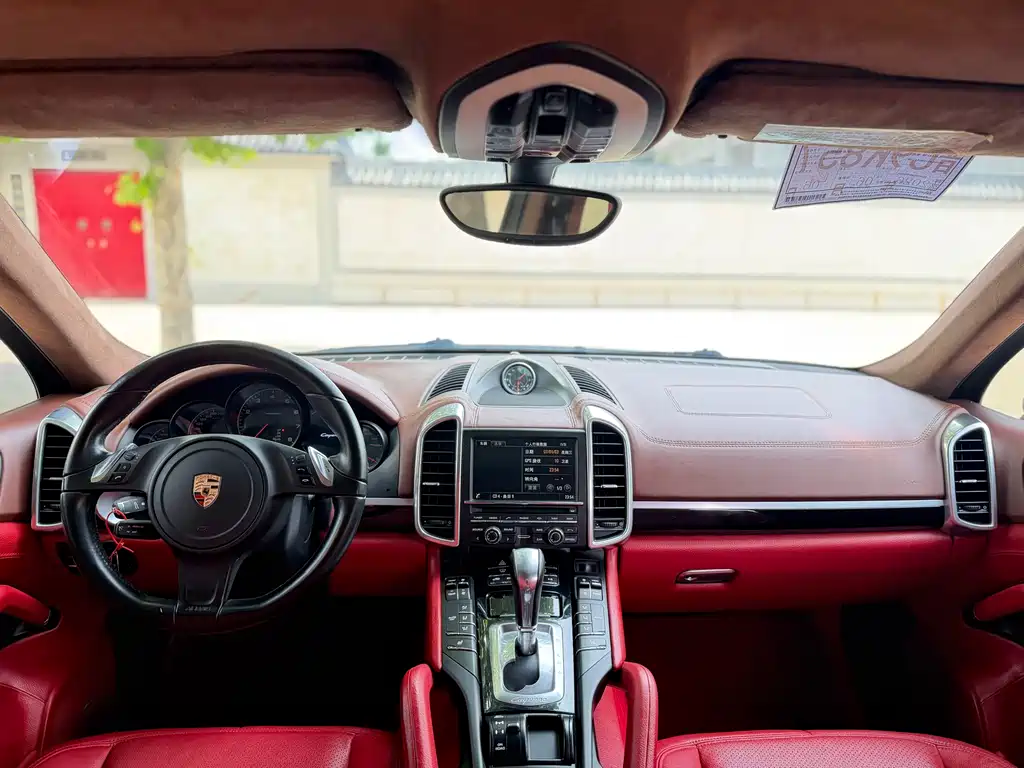 Porsche Cayenne 2015 — фото 11