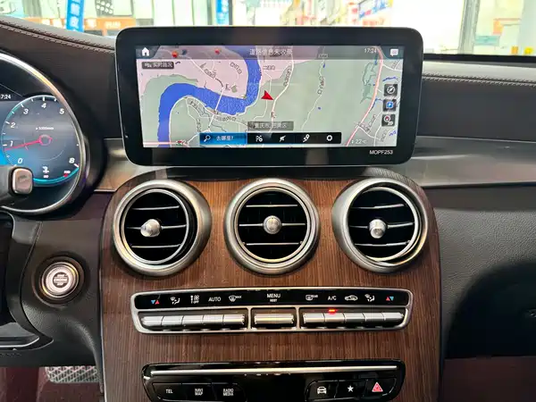 Mercedes-Benz GLC 2021