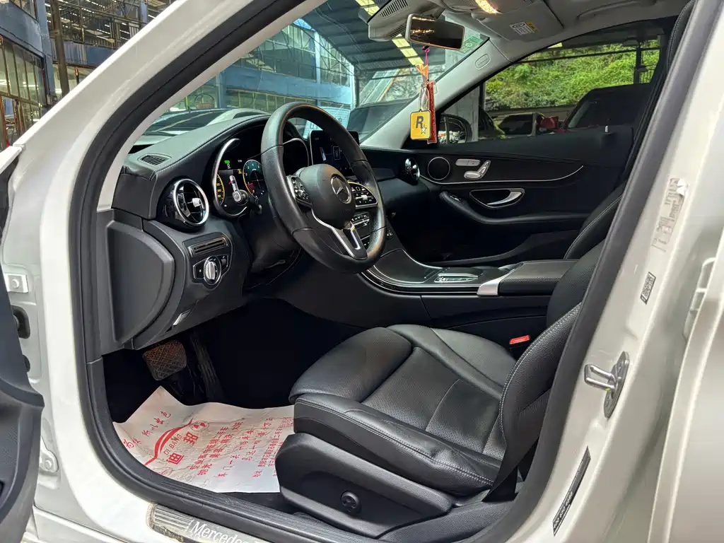 Mercedes-Benz C-Class 2019 — фото 6