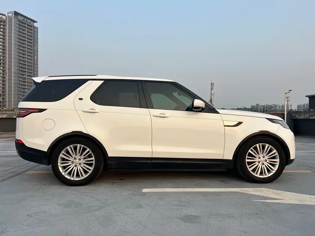 Land Rover Discovery 2017 — фото 5