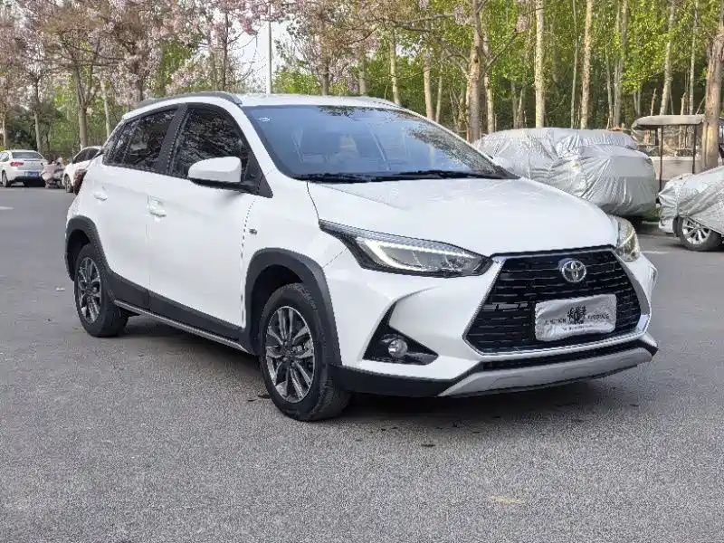 Toyota Yaris L 2022 — фото 8