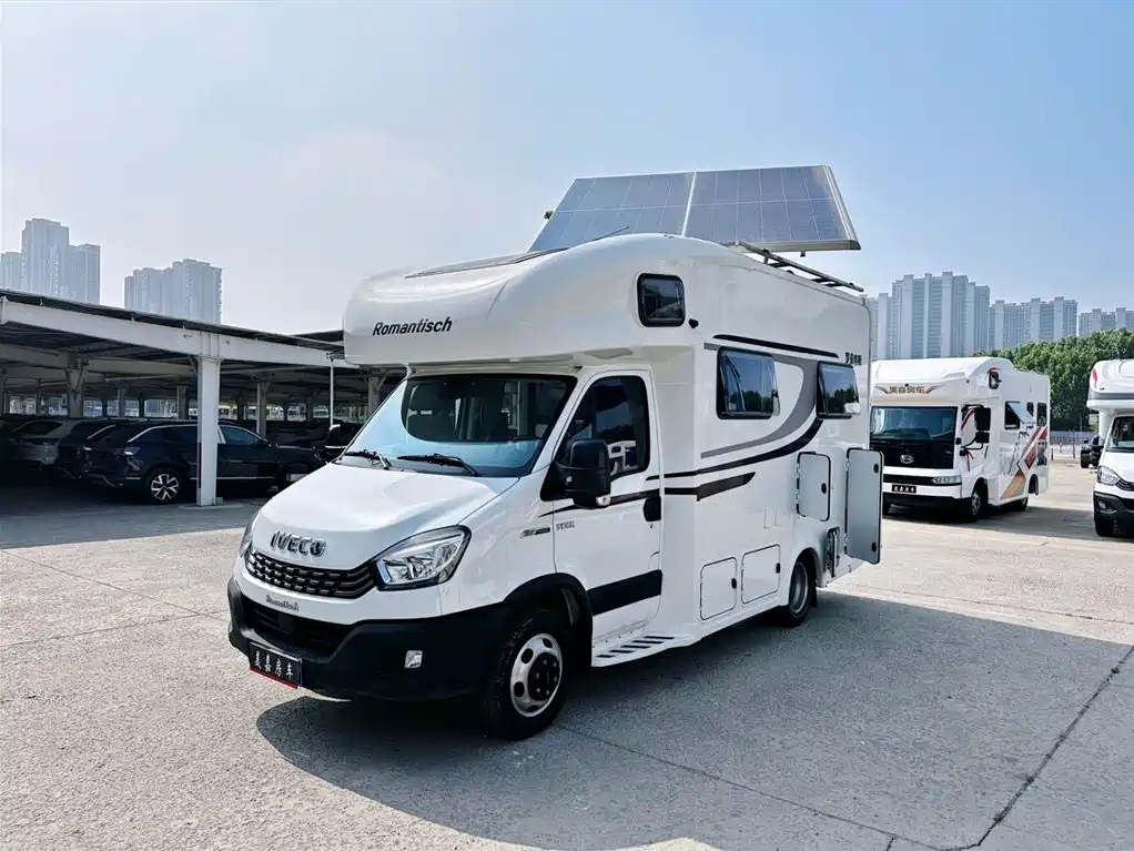 IVECO Ousheng 2023 — фото 1