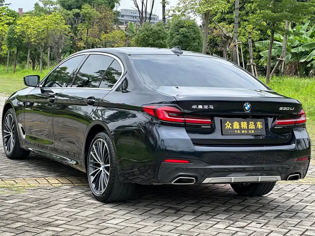 BMW 5 Series 2021 — фото 12