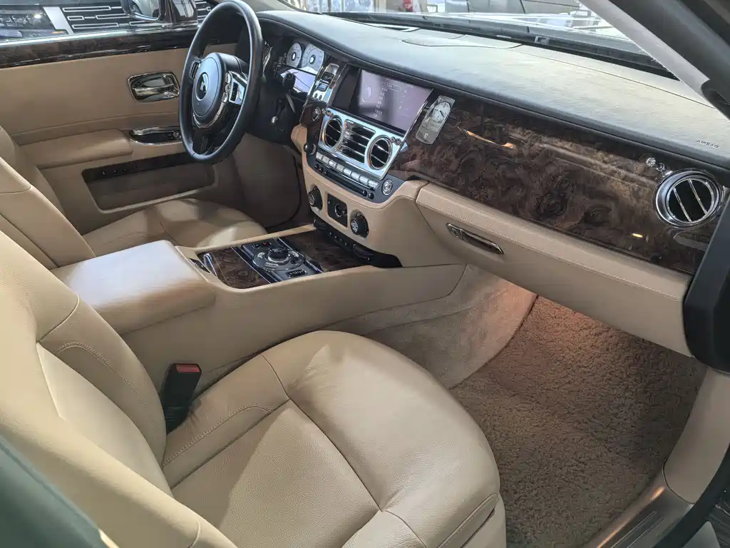 Rolls-Royce Ghost 2010 — фото 23