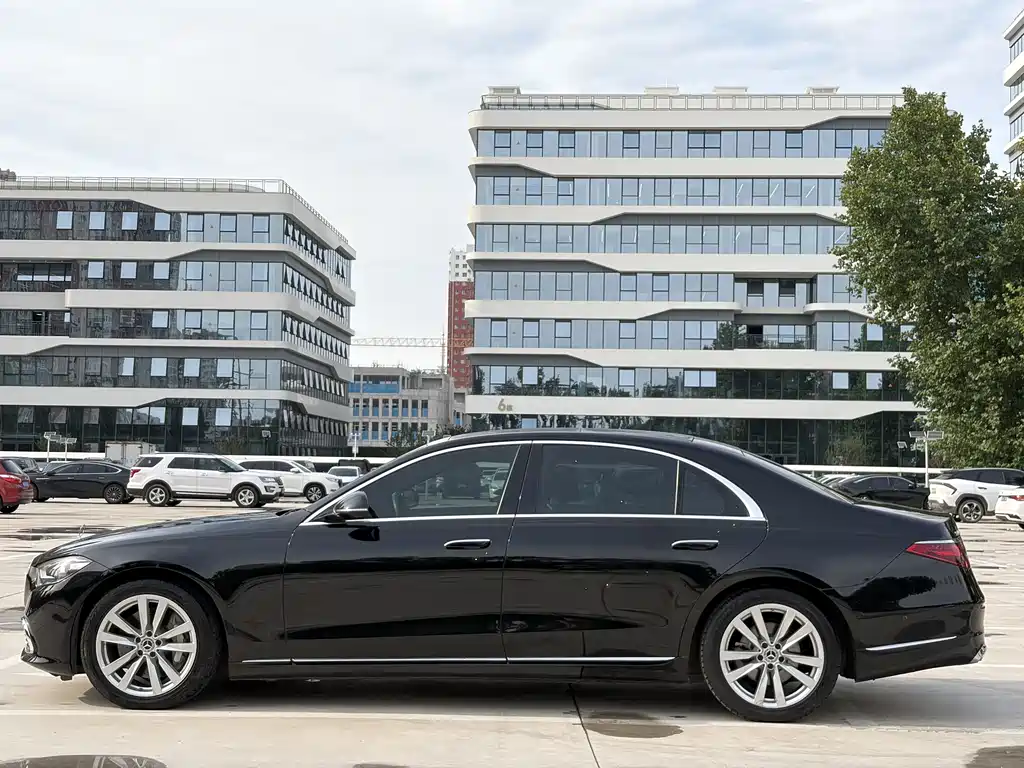 Mercedes-Benz S-Class 2022