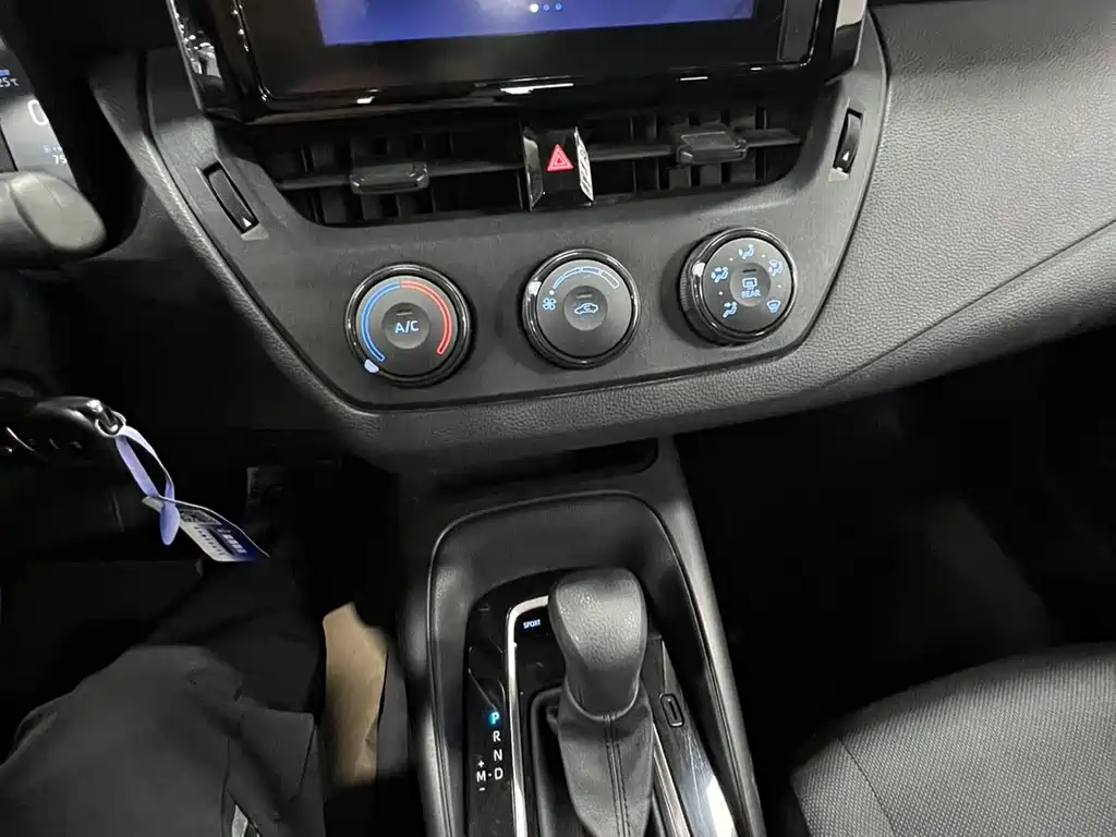 Toyota Corolla 2023 — фото 17